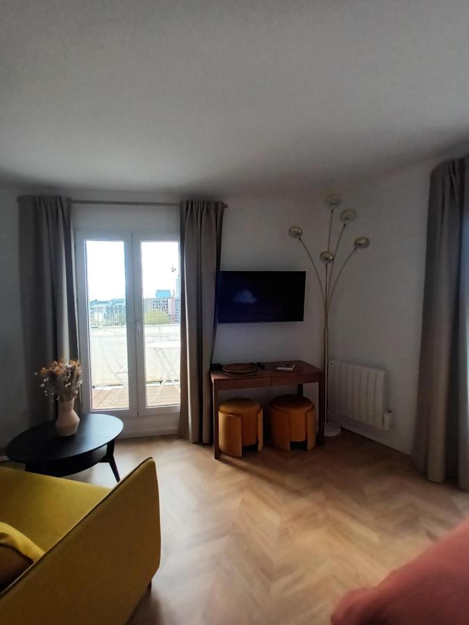 Paris Balcony Top Floor Room 외부 사진