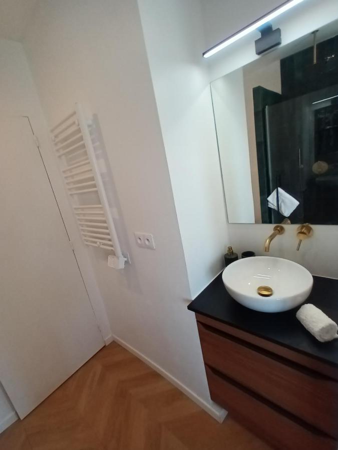 Paris Balcony Top Floor Room 외부 사진