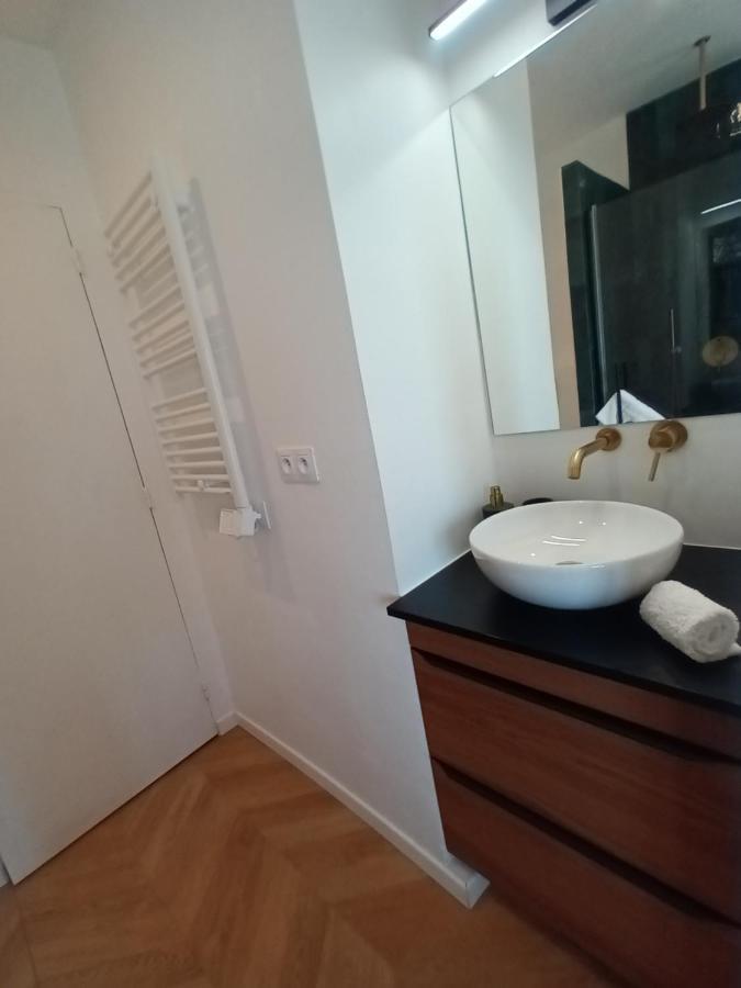 Paris Balcony Top Floor Room 외부 사진