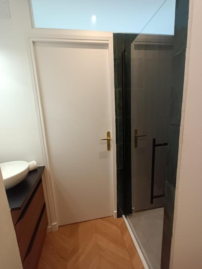 Paris Balcony Top Floor Room 외부 사진